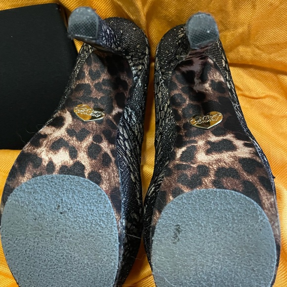 Sz 7 Black Gold Lace Betsy Johnson Platform Heels - Picture 7 of 7